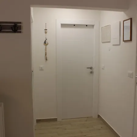 South Apartment *
